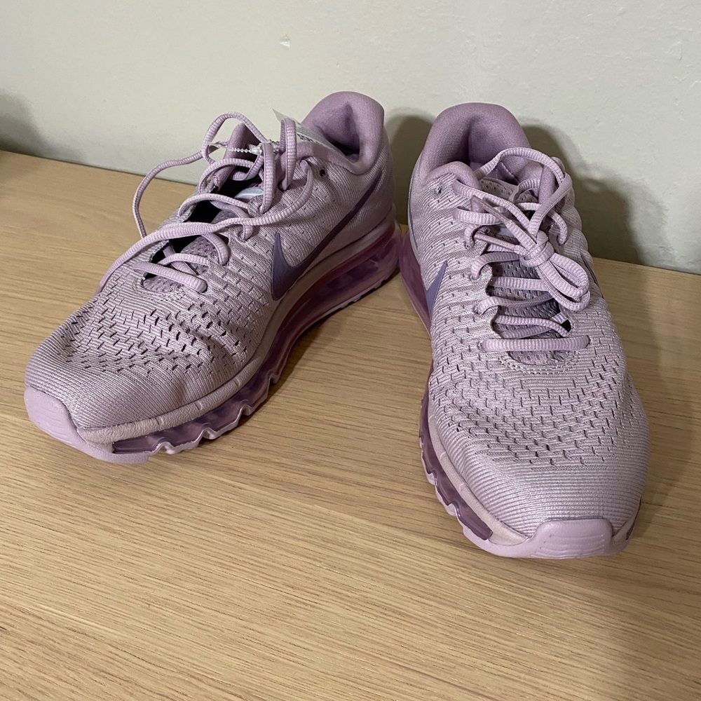 Brand new! Nike Air Max 2017